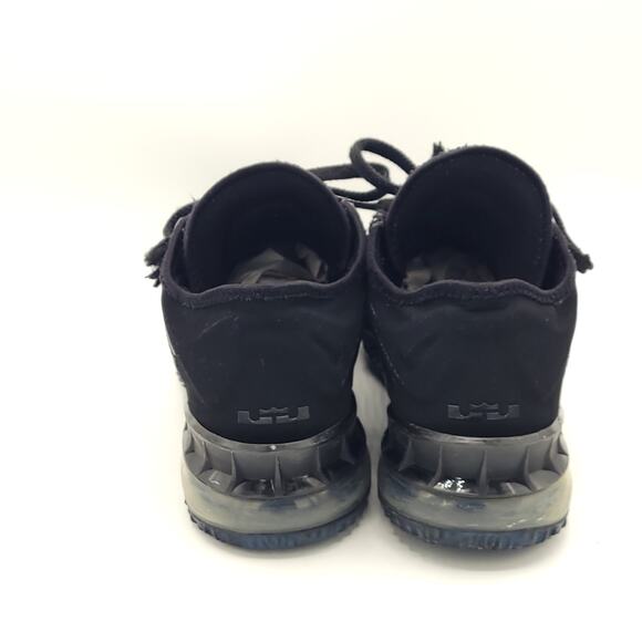 Nike Lebron XVIII Low Triple Black CV7562-004 men\'s size 7.5 main image 5